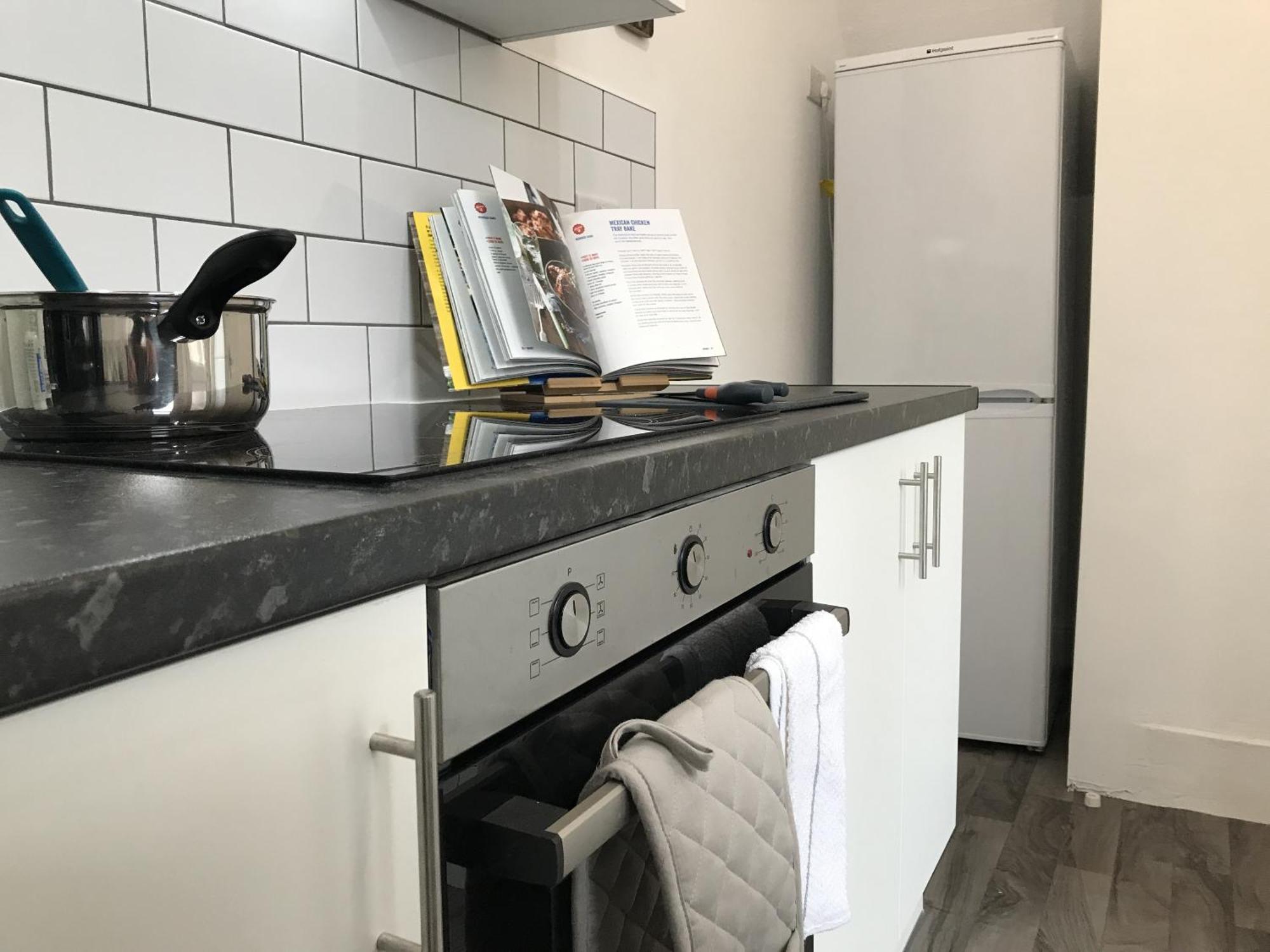 Bright Spacious 3-Bed With Office & Patio, Preston Πρέστον Εξωτερικό φωτογραφία